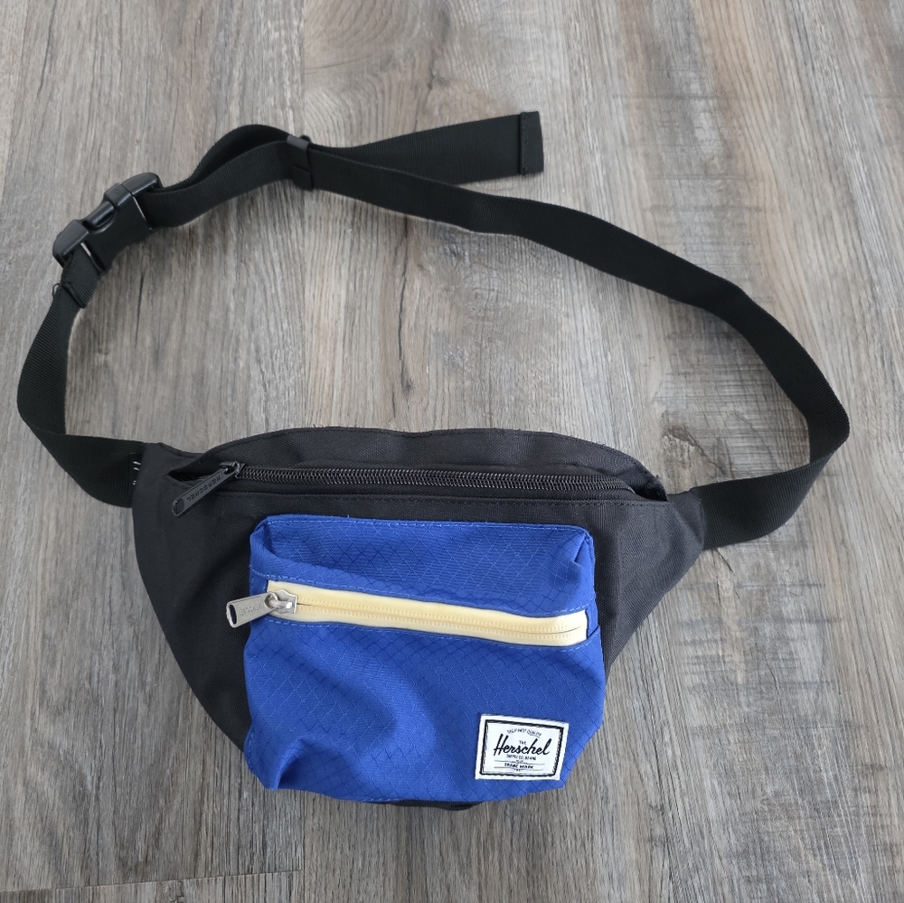 Herschel Supply Company Unisex Black/ Blue Belt Bag